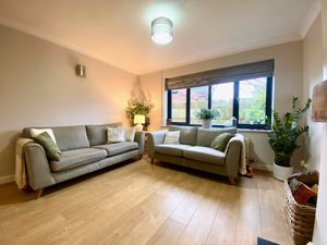 Lounge- click for photo gallery